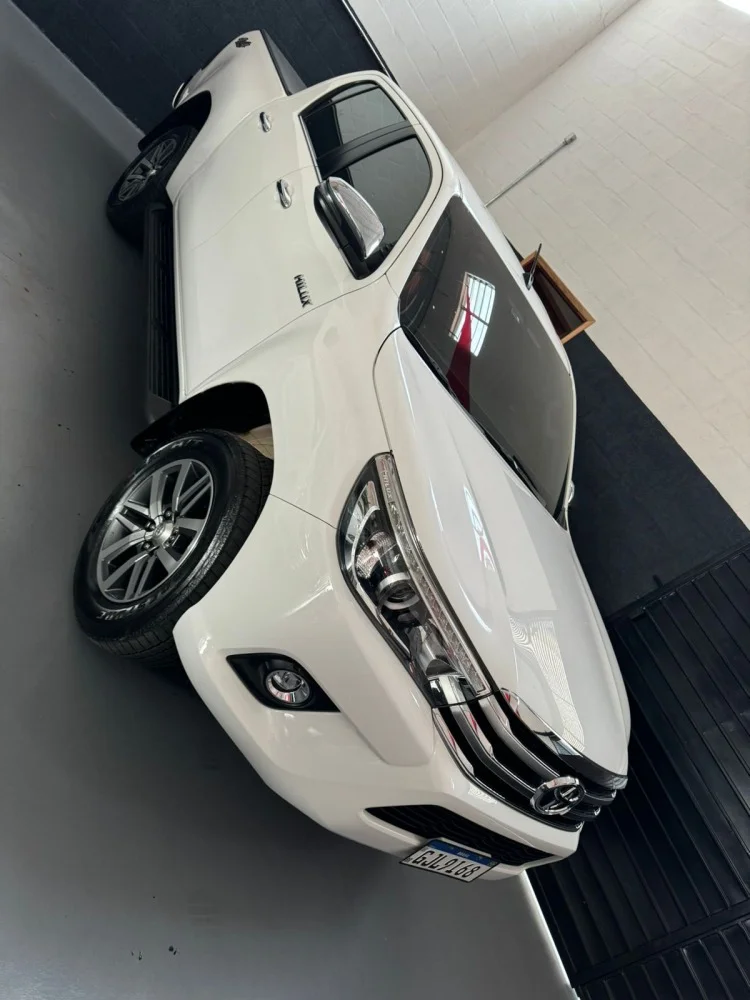 Toyota Hilux CD SRX 4x4 2.8 TDI 16V Diesel Aut.