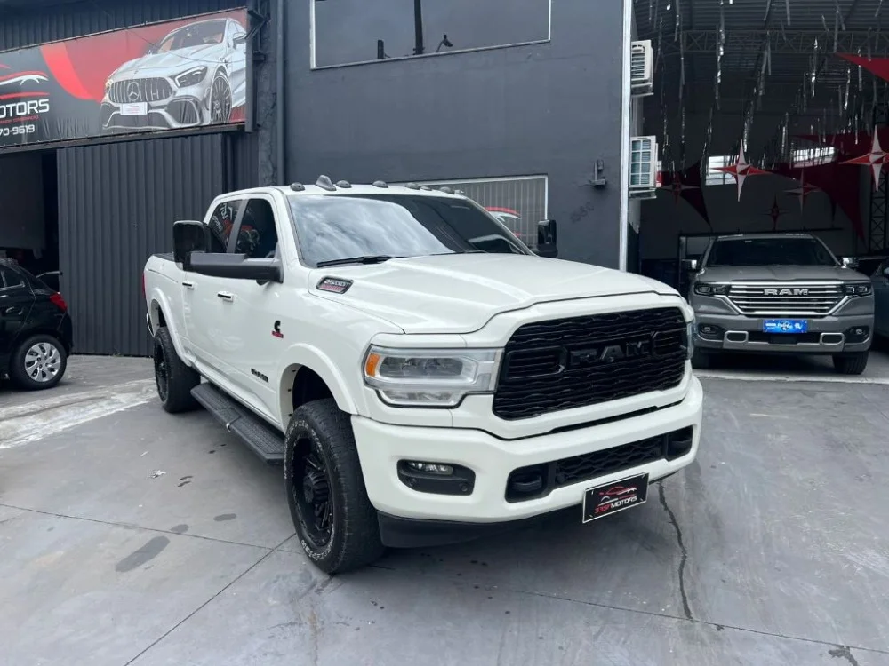 RAM 2500 LARAM. 6.7 NIGHT ED. TB CD 4x4 Die.
